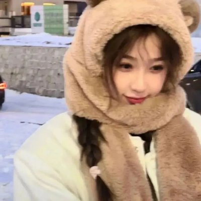 战火中的花蕾